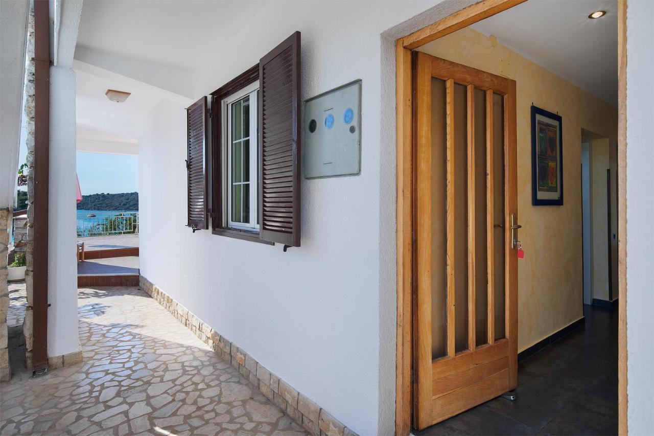 La Casa Ingrid - Couple'S Paradise Banjole Exterior foto